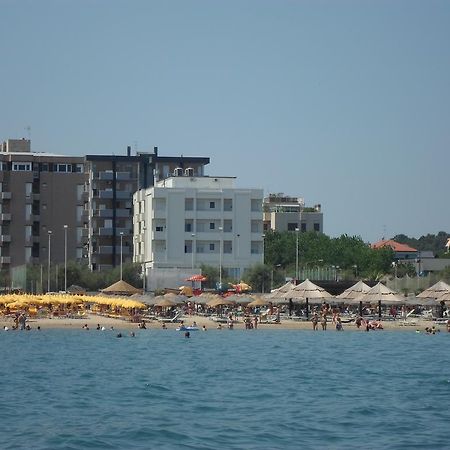 Hotel Mare Pesaro Kültér fotó