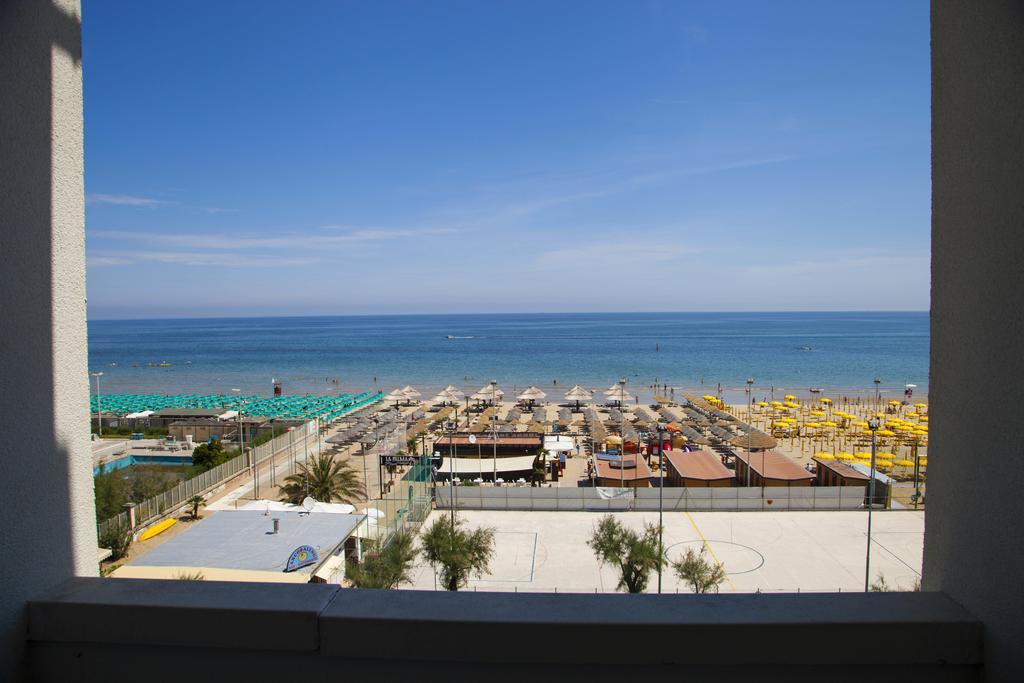 Hotel Mare Pesaro Kültér fotó